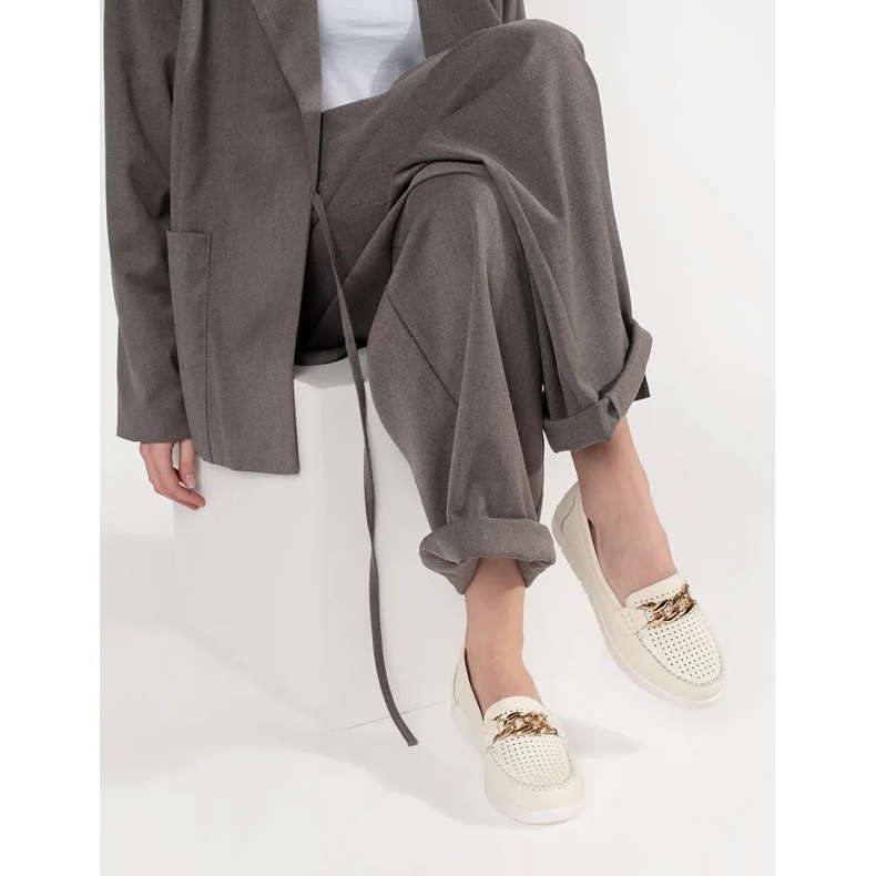 Goodin Kožené lehké béžové mokasíny s řetězem na platformě béžový 2