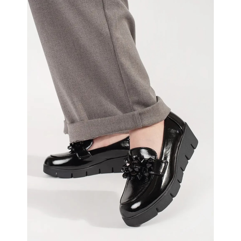 Goodin Black Wedge Moccasins s ozdobou černá 2