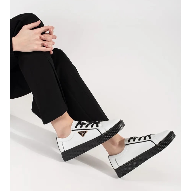 Goodin Kožené bílé a černé tenisky na silné podrážce bílý 1