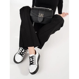 Goodin Kožené bílé a černé tenisky na silné podrážce bílý 2 Goodin Kožené bílé a černé tenisky na silné podrážce bílý 2