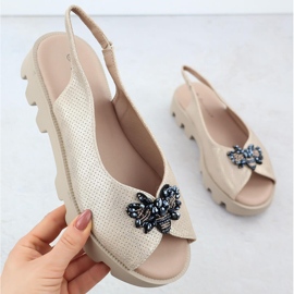 Dámské sandály na platformě perforované kovové zlaté Potocki SZ12610 zlatý 1 Dámské sandály na platformě perforované kovové zlaté Potocki SZ12610 zlatý 1