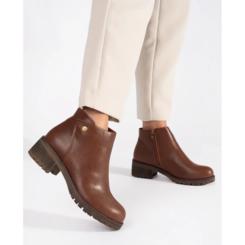 Hnědé, zateplené kozačky z ekokůže hnědý 1 Hnědé, zateplené kozačky z ekokůže hnědý 1