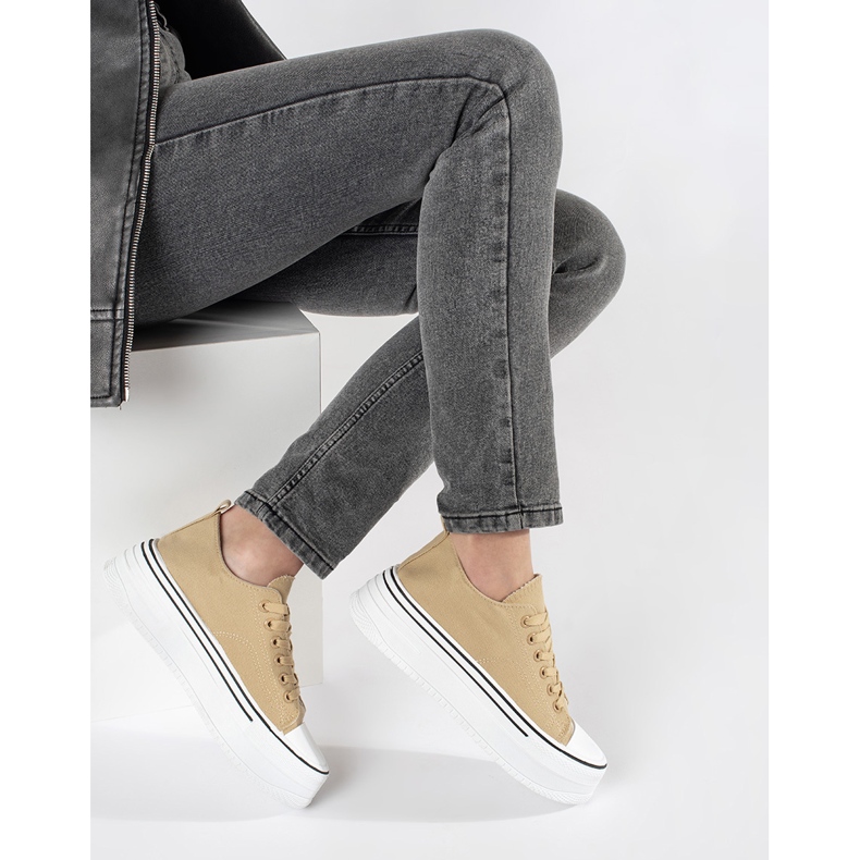 Béžové dámské tenisky se silnou podrážkou béžový 2