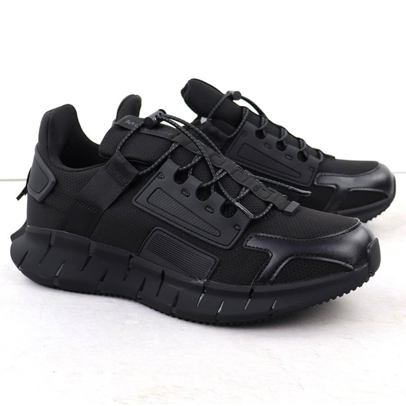 Black McArthur MC4 Men's Sportovní boty černý 1