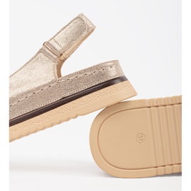 Goodin Zlaté sandály na platformě s špendlíkem zlatý 1 Goodin Zlaté sandály na platformě s špendlíkem zlatý 1