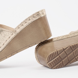 Goodin Zlaté dámské flip -fy na klínu zlatý 1 Goodin Zlaté dámské flip -fy na klínu zlatý 1