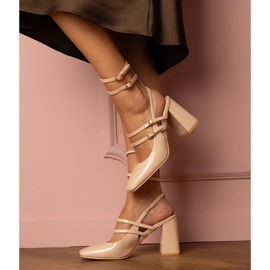 Béžové lakované lodičky na vysokém podpatku béžový 1