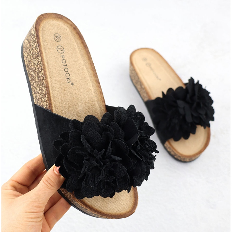 Dámské flip -flops on Wedge Flowers Black Potocki GN17300 černý 1