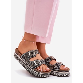 Pantofle s dekorací a spony na černé platformě černý 1