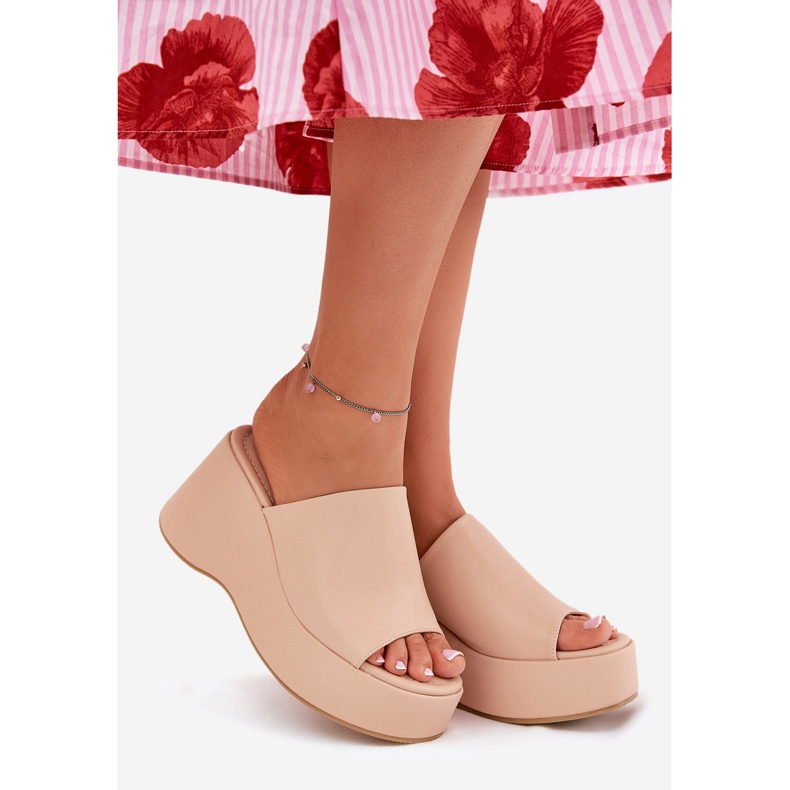 Dámské pantofle na plošině a béžové klíny béžový 2