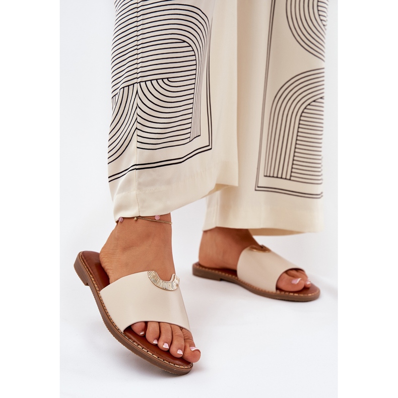 Dámské pantofle s ekologickou koženou s ozdobnými detaily béžové béžový 2