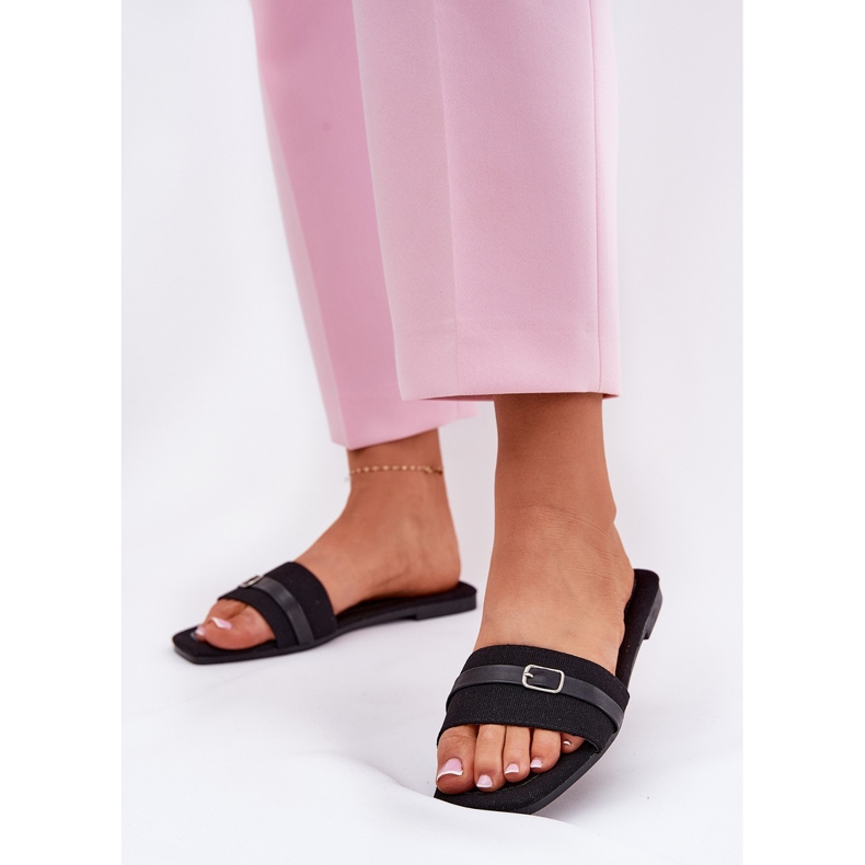 Ploché dámské žabky s pásem a černou sponou černá 2 Ploché dámské žabky s pásem a černou sponou černá 2