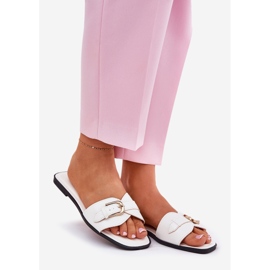 Ploché dámské žabky se zlatnou sponou bílou bílý 1