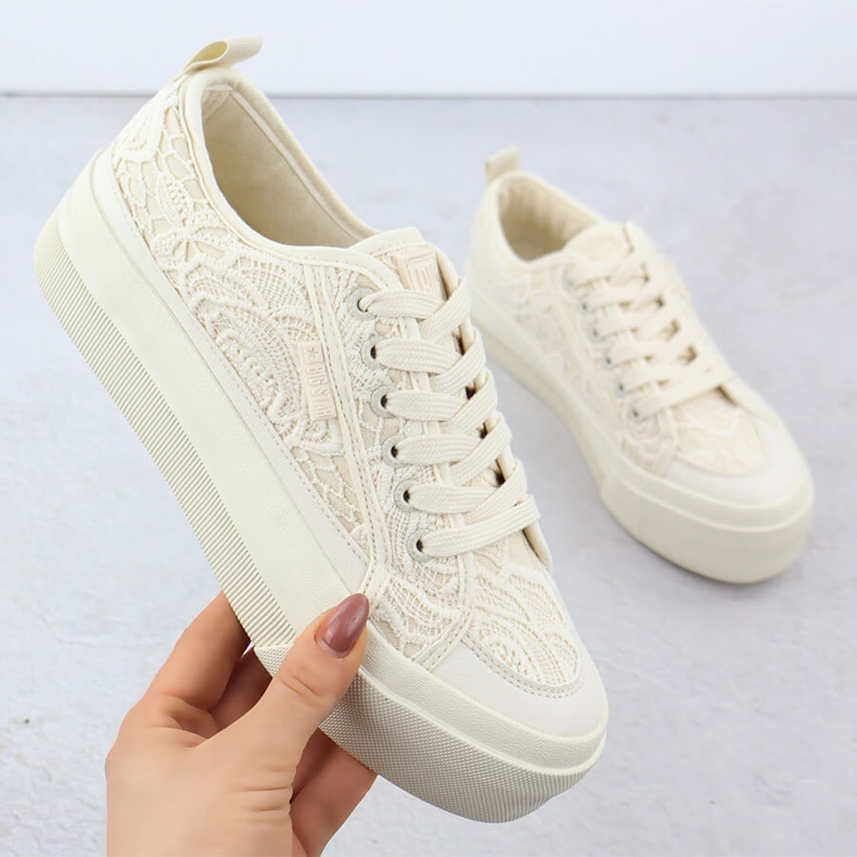 Tenisky s nízkým dámským tenisky s krajkou Beige Big Star RR274746 béžový 1