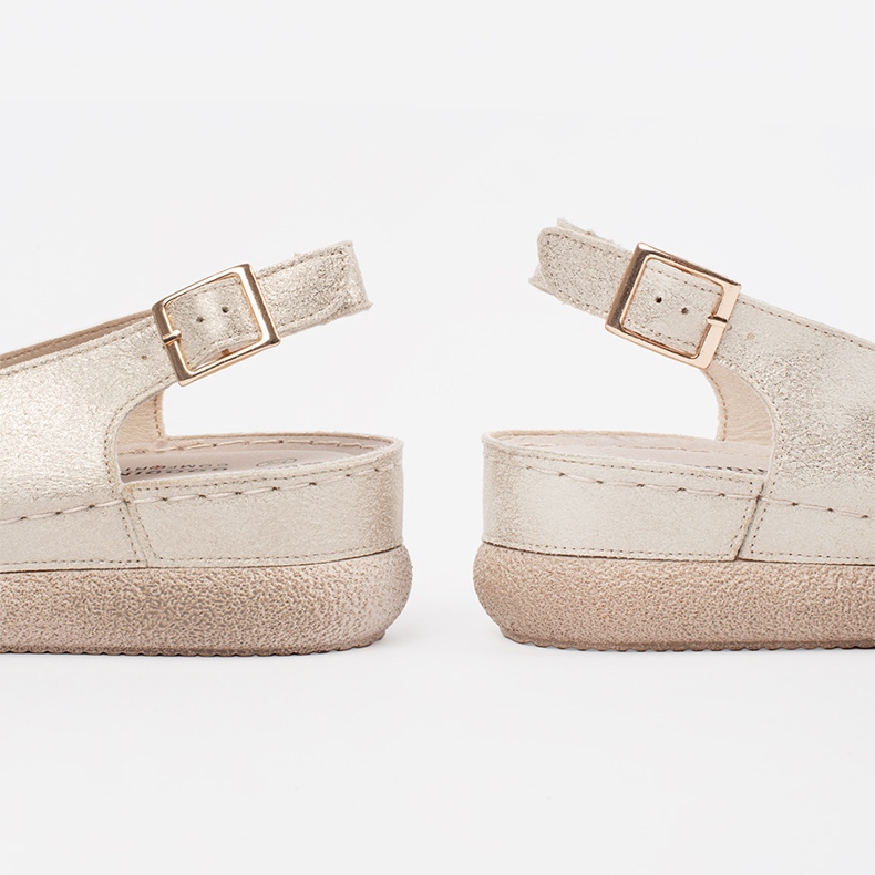 Goodin Zlaté sandály s koženou stélkou zlatý 1