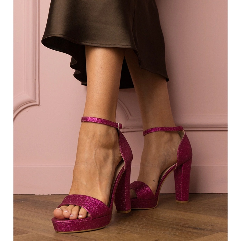 Růžové dámské sandály s vysokým třpytem růžový 1