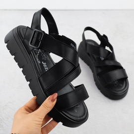 Dámské kožené sandály na platformě Roman Black Jezzi 8716 černý 1