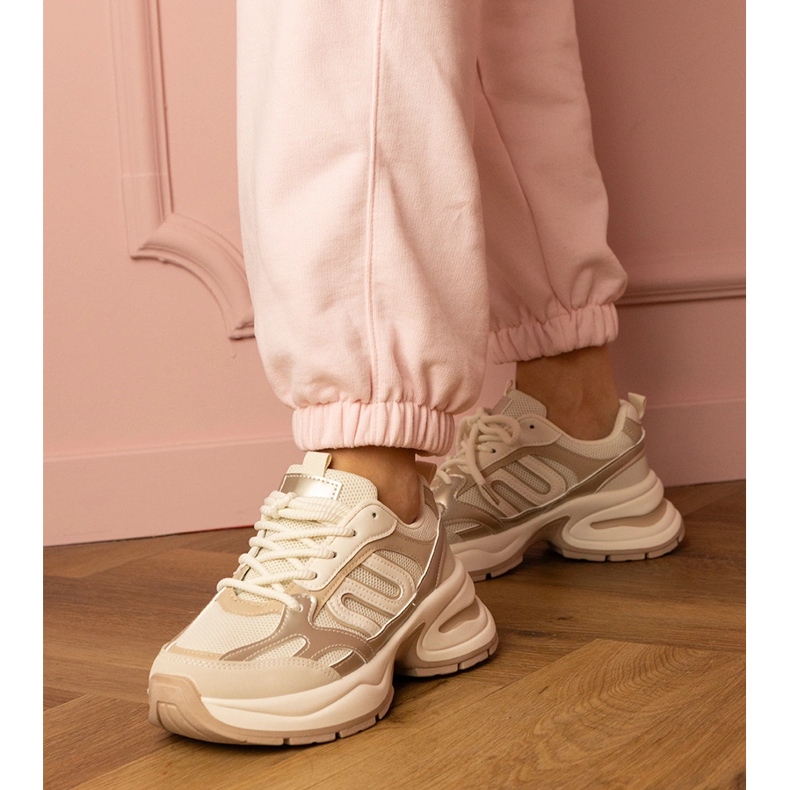 Béžové sportovní tenisky na masivní podešve béžový 1