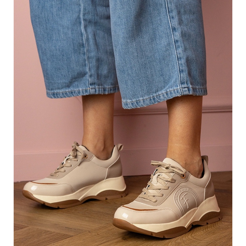 Béžové dámské sportovní tenisky béžový 1