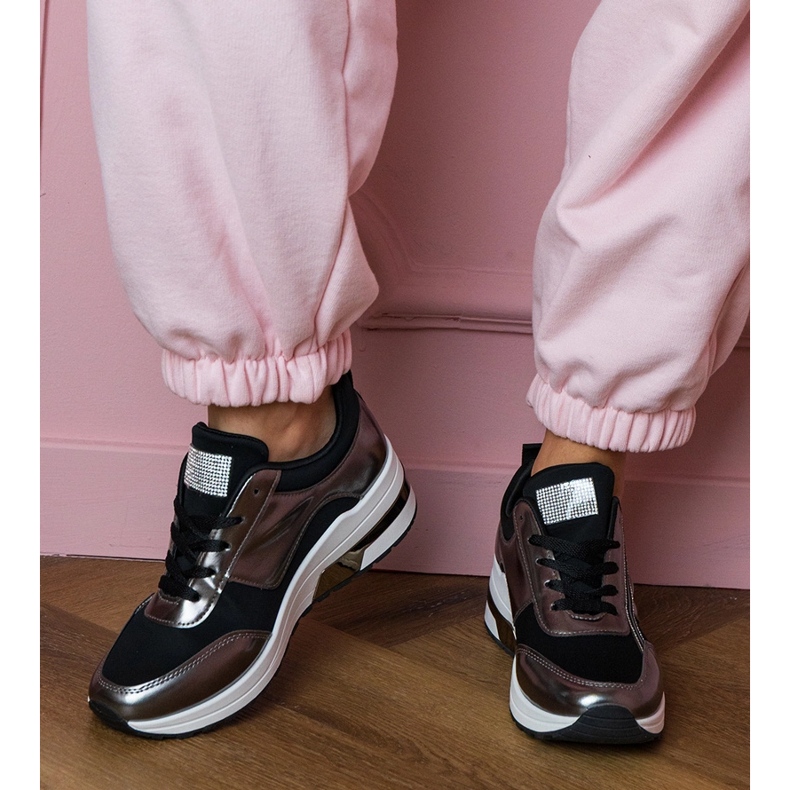 Černé tenisky se zirkony a kovovou vložení černá 1