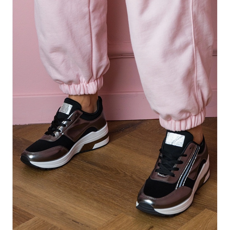 Černé tenisky se zirkony a kovovou vložení černá 2