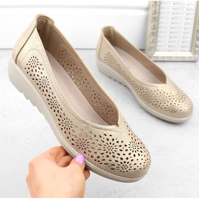 Prolamované boty na klínku Potocki W WOL238 zlatá zlatý 2