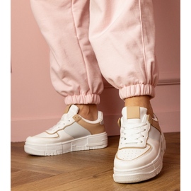 Bílé a béžové sportovní tenisky na PLATFOTM béžový 2