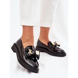 Malované mokasíny s lukem a dekorativní černou brož černý 2