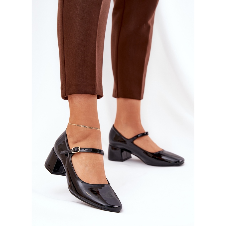 Malovaná čerpadla s pásem a sponou černou černý 2