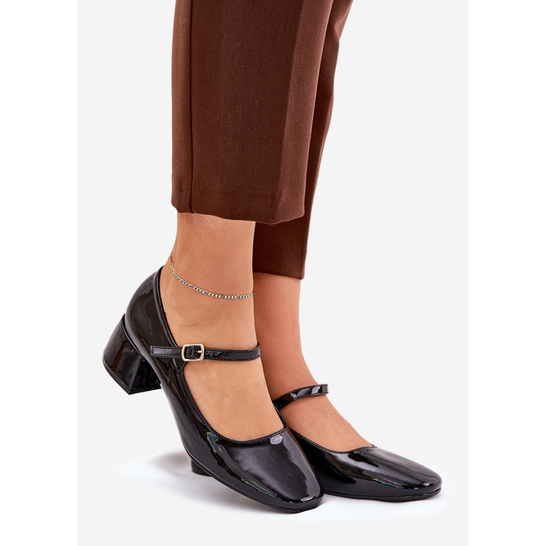 Malovaná čerpadla s pásem a sponou černou černý 1