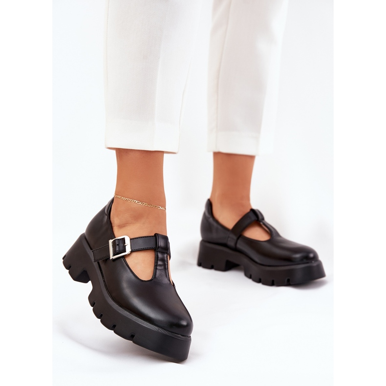 Dámská bota s přezkou na plošině a černé ploché podpatky černá 2