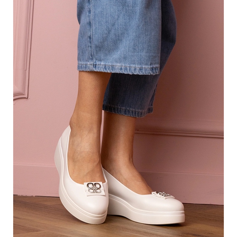 Bílé boty na platformě s dekorací zirkonu bílý 1