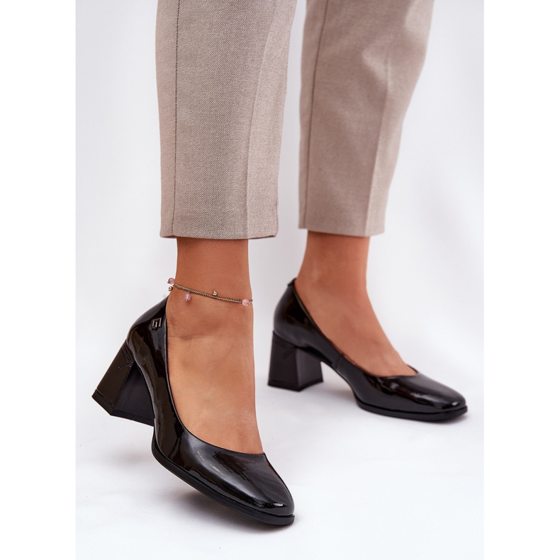 Kožená vázaná čerpadla na černém příspěvku Vinceza 91130 černá 2