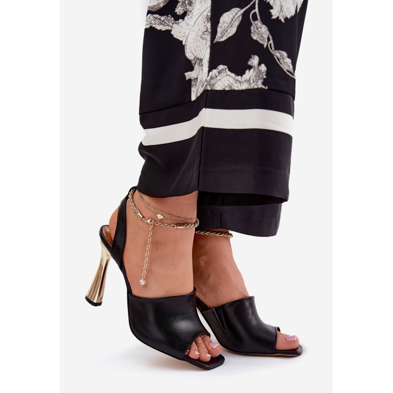 Kožené sandály na vysoké patě s dekorativním černým náramkem Chebello 4440 černá 1