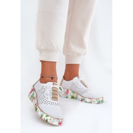 Dámská kožená bota pro Artiker 56C1800 bílá a zlaté bílý 2