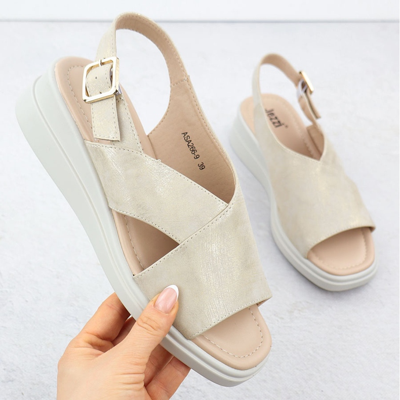 Dámské sandály na klínech Golden Jezzi ASA266-9 zlatý 1 Dámské sandály na klínech Golden Jezzi ASA266-9 zlatý 1