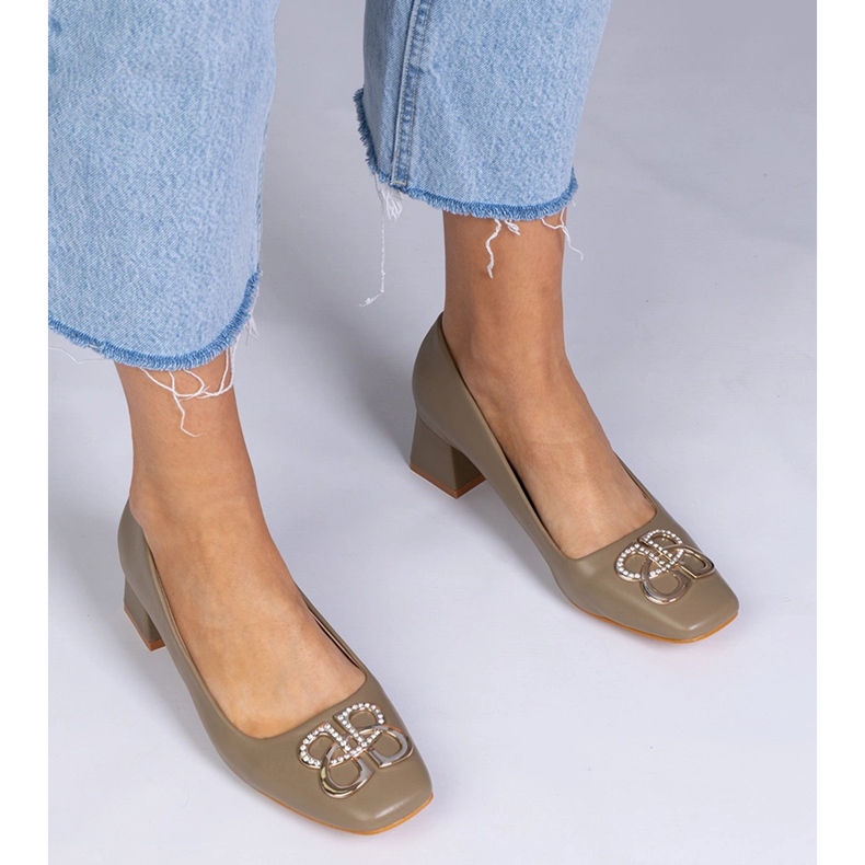 Zelené čerpadla s nízkými podpatky se zirkony zelená 1