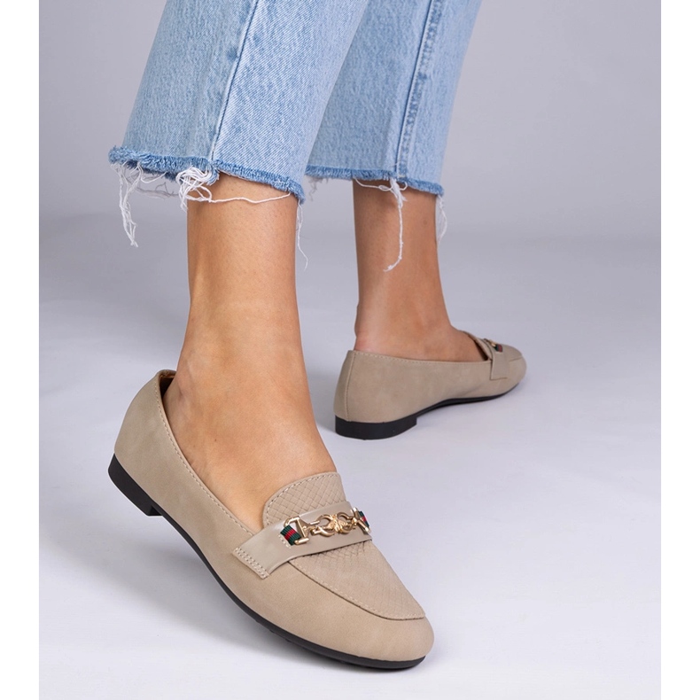 Hnědé mokasíny se matným povrchem se zlatou dekorací hnědý 1