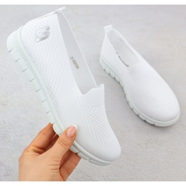 Dámské sportovní boty sklouzly bílé Potocki 16327 bílý 1