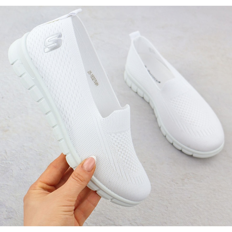 Dámské sportovní boty sklouzly bílé Potocki 16327 bílý 1