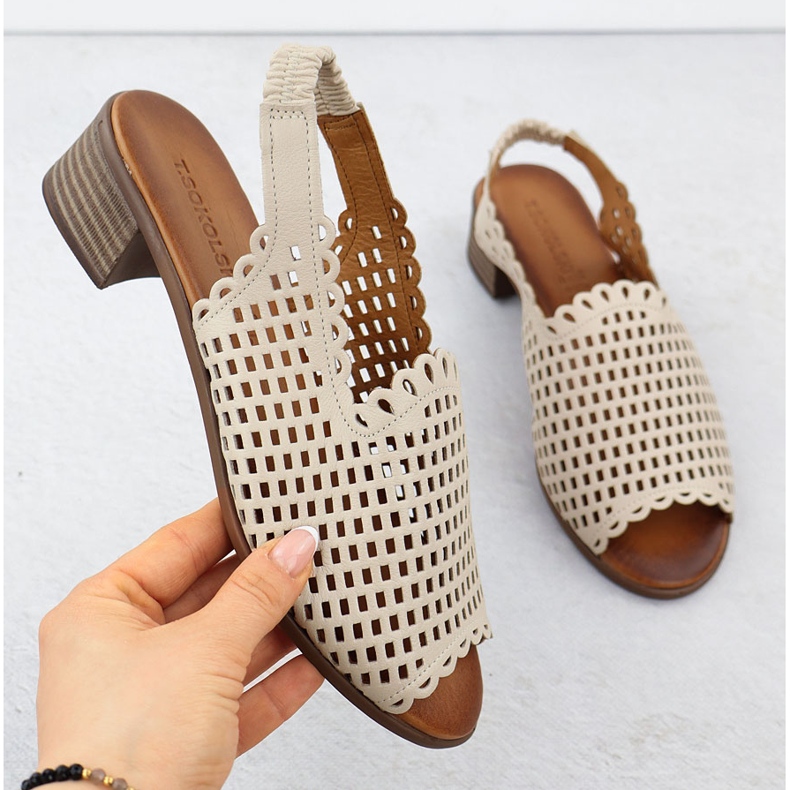 Beige Openwork Dámské kožené sandály Beige T.Sokolski L25-707 béžový 1
