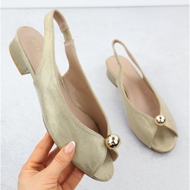 Dámské sandály s nízkým pokojem zlaté t.sokolski 136 zlatý 1