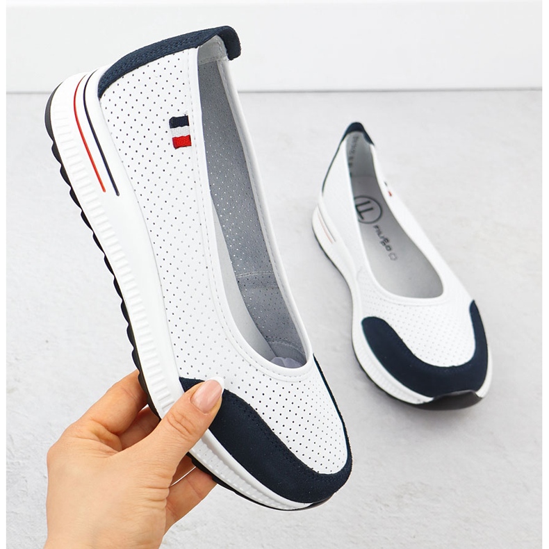 Otevřené kožené baleríny na platformě White Filippo 6134 bílý 1 Otevřené kožené baleríny na platformě White Filippo 6134 bílý 1