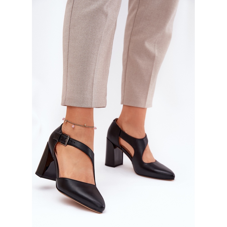 Kožená čerpadla na sloupu s černou svorkou Vinceza 91133 černá 2