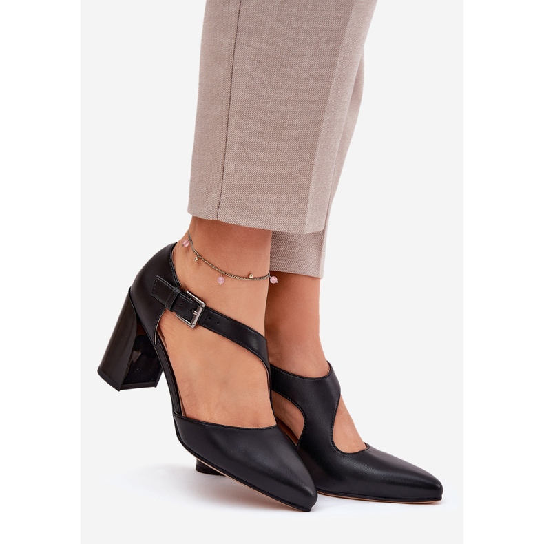 Kožená čerpadla na sloupu s černou svorkou Vinceza 91133 černá 1