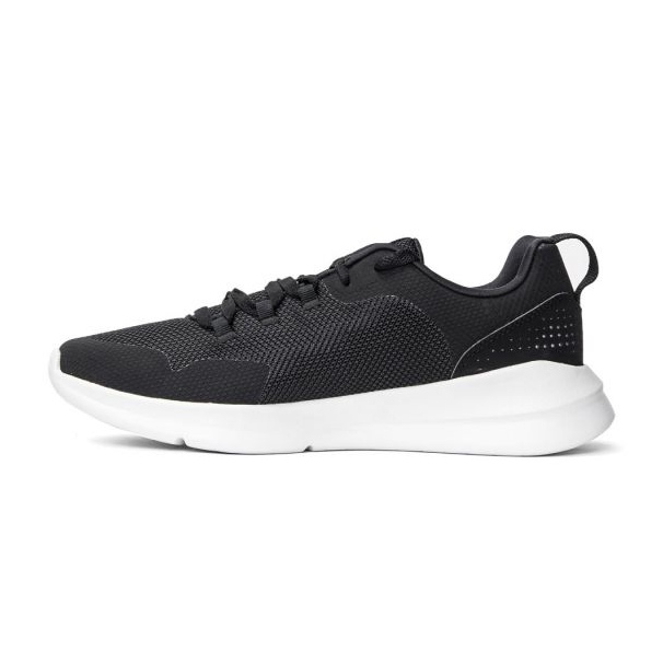 Under Armour UA účtoval pronásledování 4 3028254-001 boty černý 1