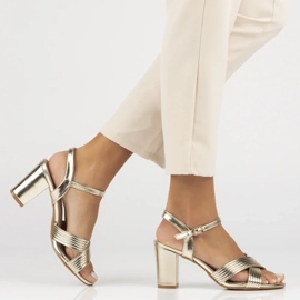 Filippo Dámské kožené sandály na Golden Post DS6901/25 zlatý 2