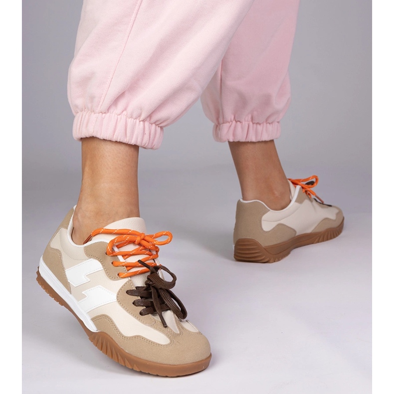 Tenisky béžové tenisky s barevnými tkaničkami béžový 1