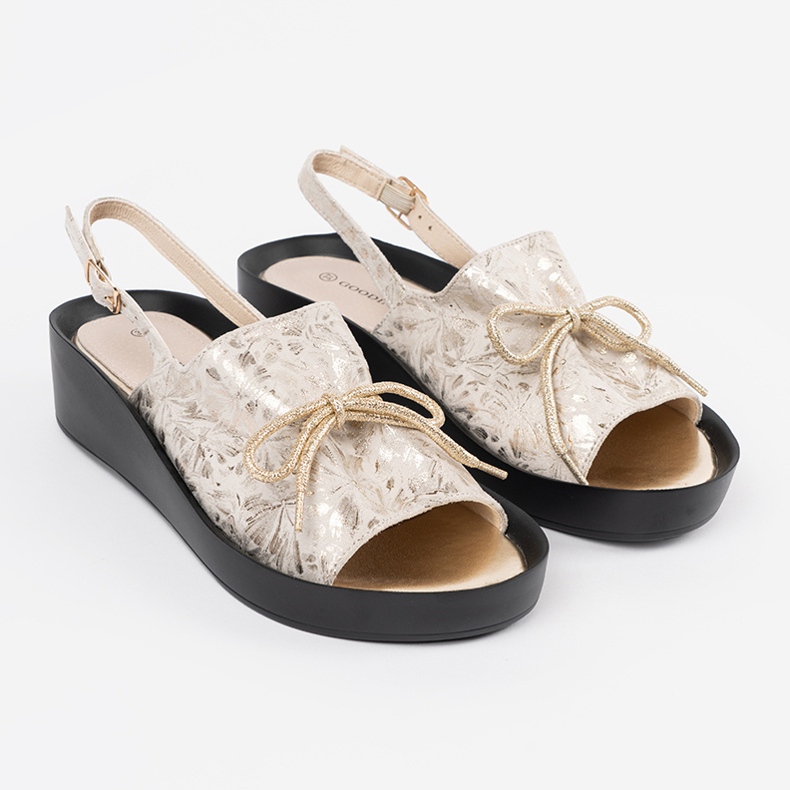 Goodin Světle béžové klínové sandály s koženou vložkou béžový 1