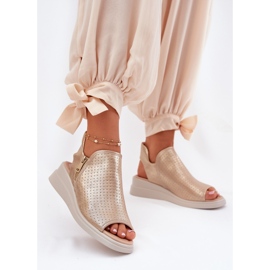 Jezzi Dámské sandály na zlatém klínu zlatý 2 Jezzi Dámské sandály na zlatém klínu zlatý 2